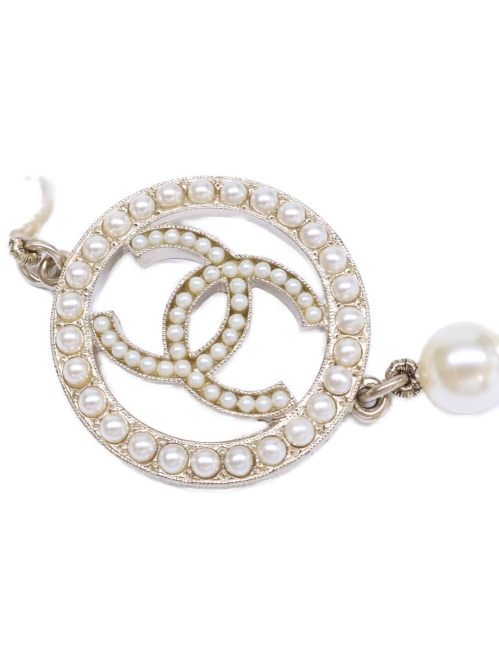 Chanel CC Logo Pearl